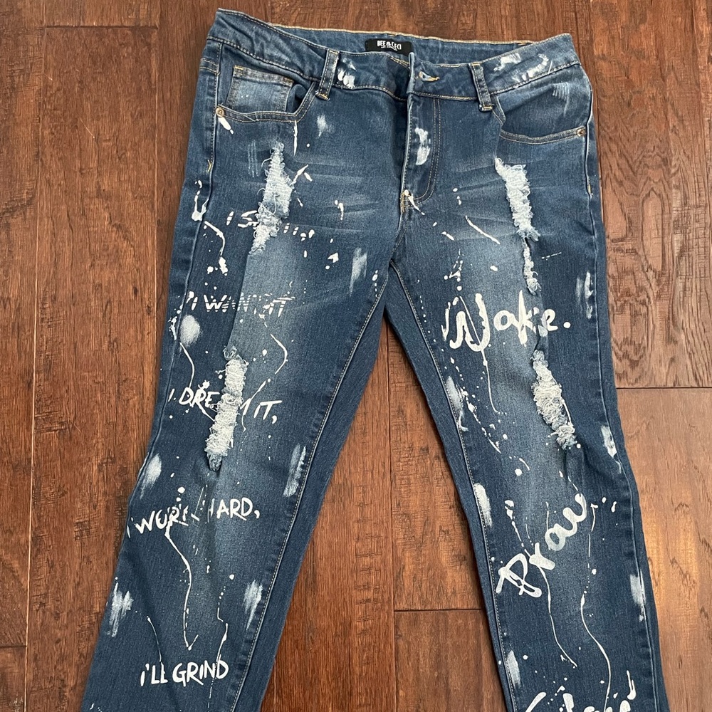 BEE&CECI Hi-Rise Distressed Paint Graphics Skinny Jeans